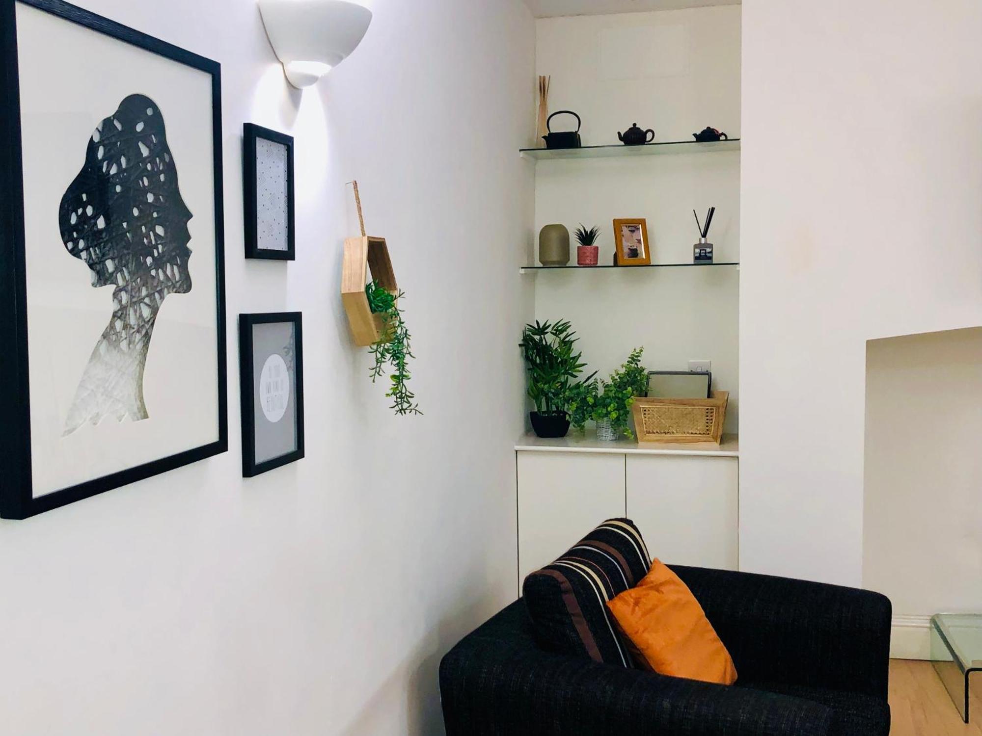 Contemporary Large Apartment In An Ideal Location 바스 외부 사진